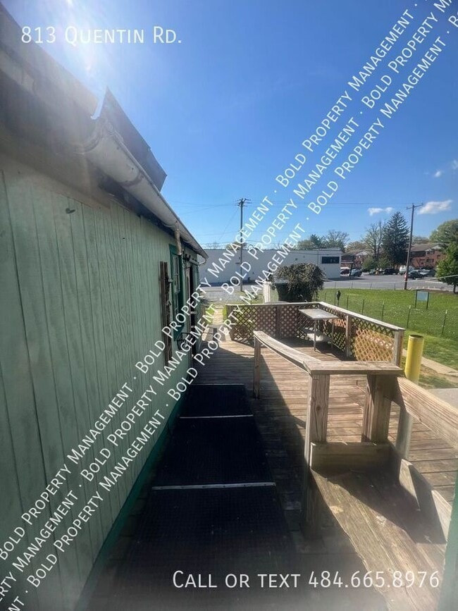 Building Photo - 813 Quentin Rd