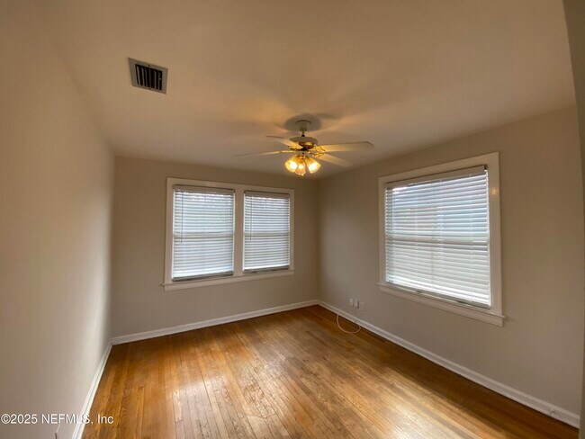 Building Photo - 1245 Belmont Terrace