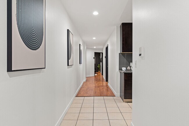 Building Photo - 10777 Ashton Ave