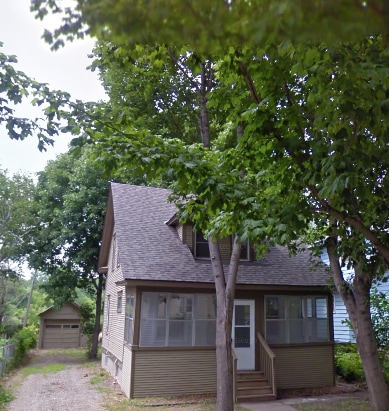 Building Photo - Single Family Home - LAUNDRY INCLUDED! HUGE YARD!