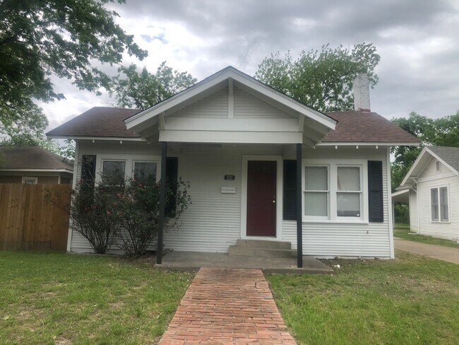 Building Photo - 1211 Monroe St