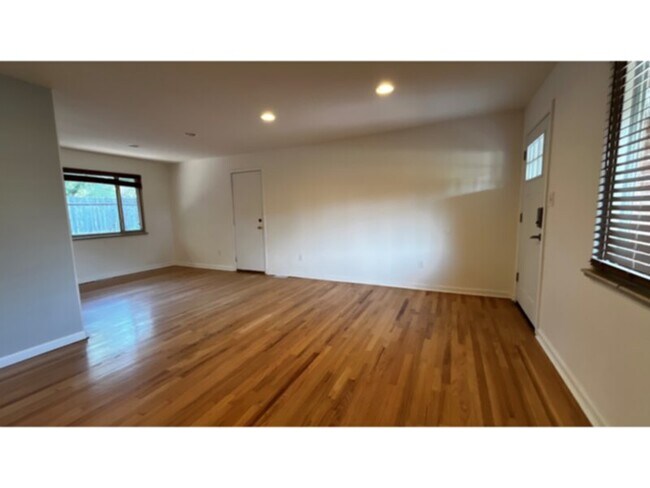 Building Photo - Welcome to this Colorado Springs charmer i...