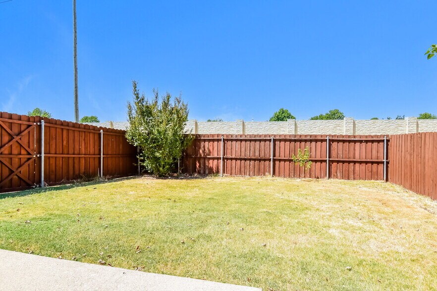 Building Photo - 1434 Hickory Creek Ln