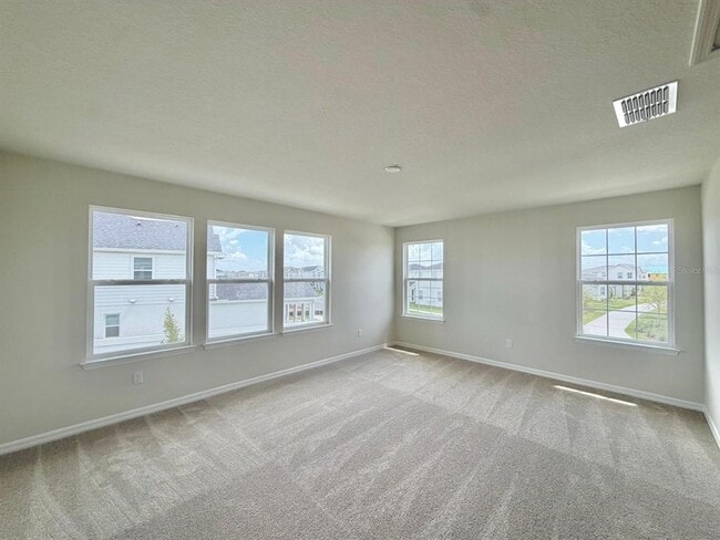 Building Photo - 6985 Oak Commons Way