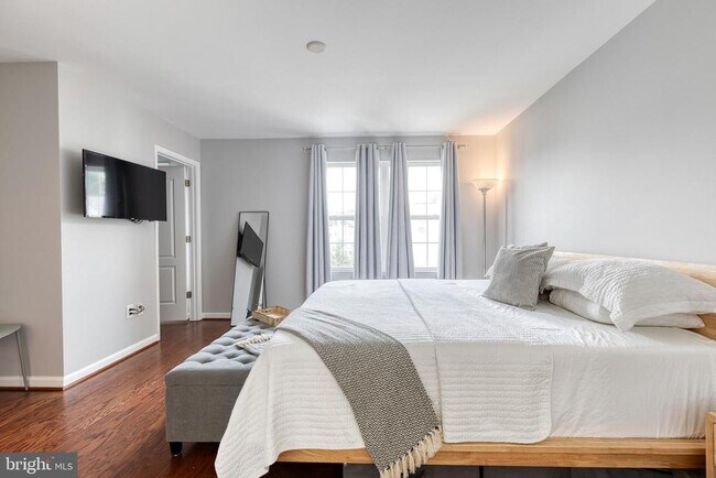 Building Photo - 513 Bluffton Dr