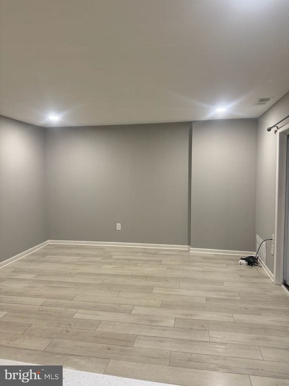 Building Photo - 319 Meadowview Ln