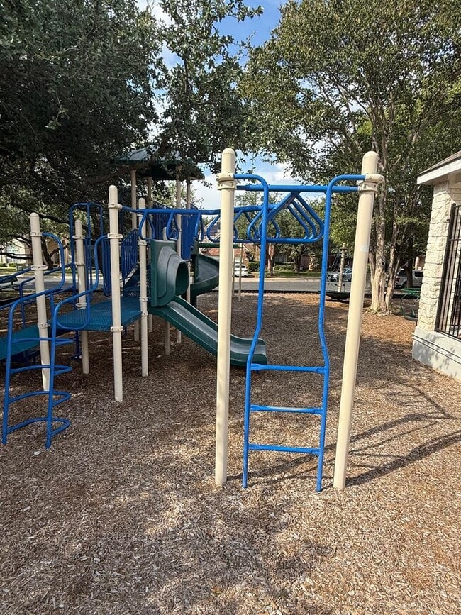Building Photo - 524 Carismatic Ln