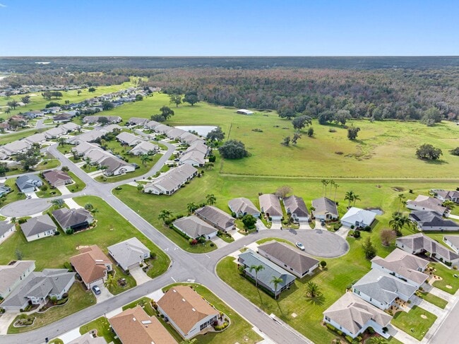 Building Photo - 3063 Westmoreland Dr