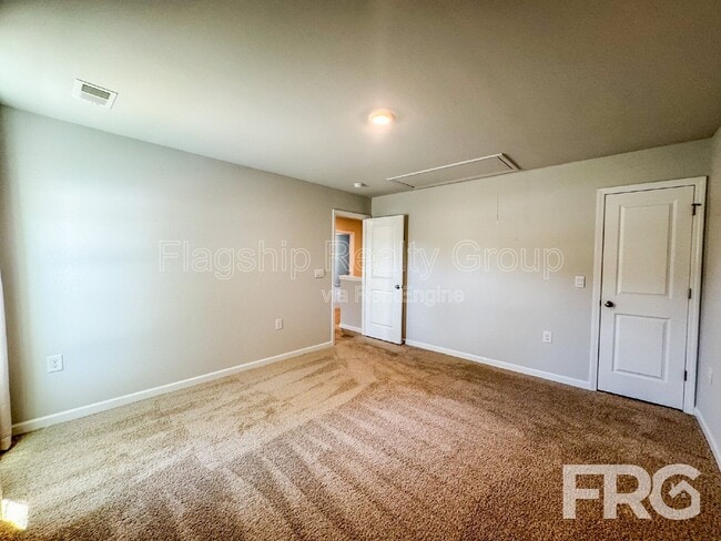 Building Photo - 1313 Riverstone Dr