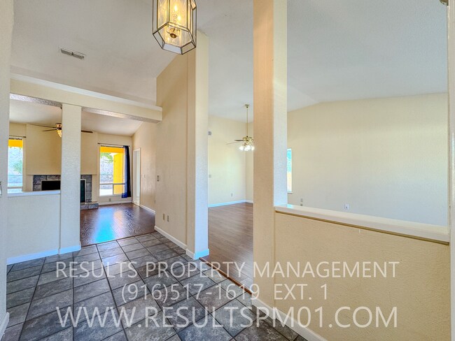 Building Photo - Spacious 4 Bedroom on corner lot