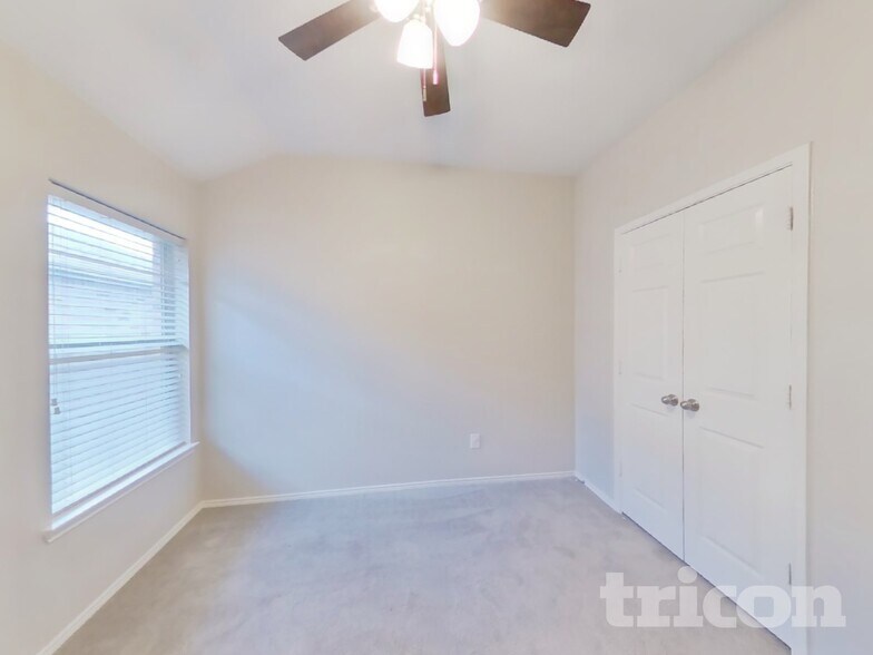 Building Photo - 707 Fireberry Dr