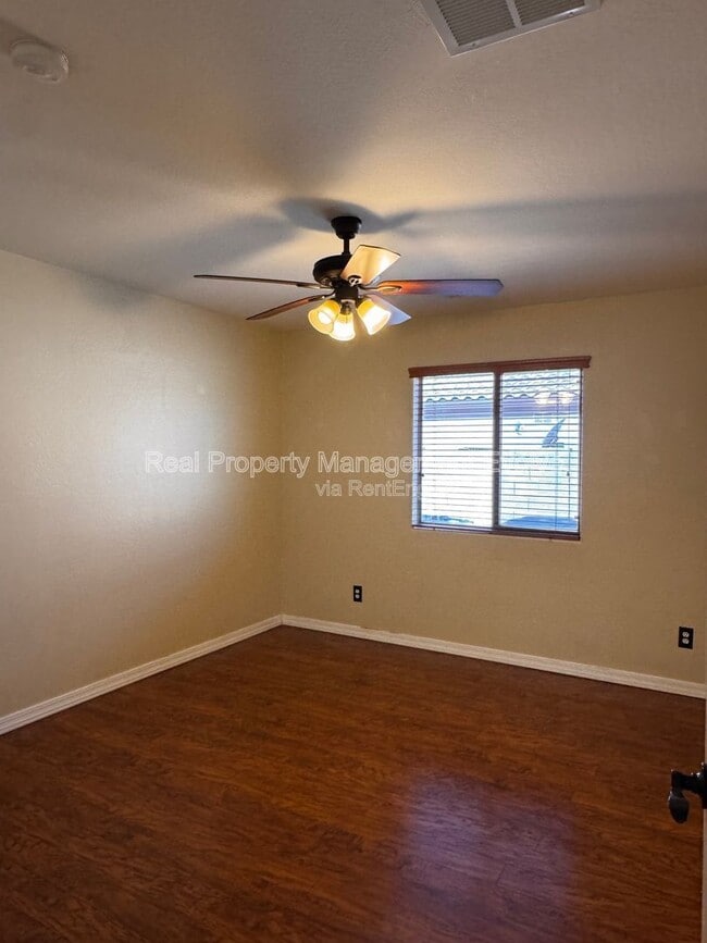 Building Photo - 18184 W Saguaro Ln