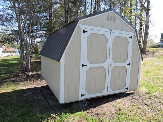 Building Photo - 1 Wildlife Club Ln