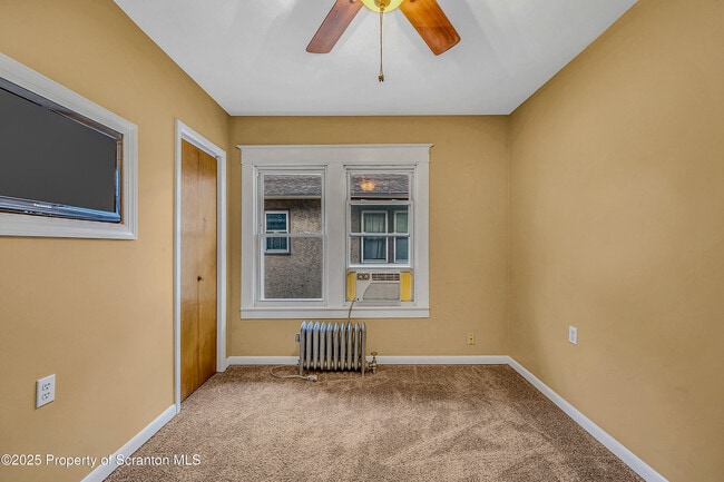 Building Photo - 1703 Green Ridge St