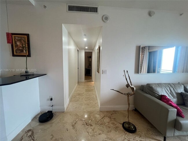 Building Photo - 6917 Collins Ave