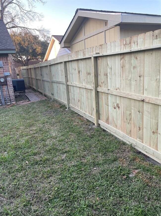 Building Photo - 11230 Angelique Dr