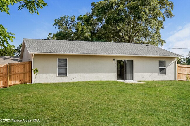 Building Photo - 1722 Elmhurst Cir SE