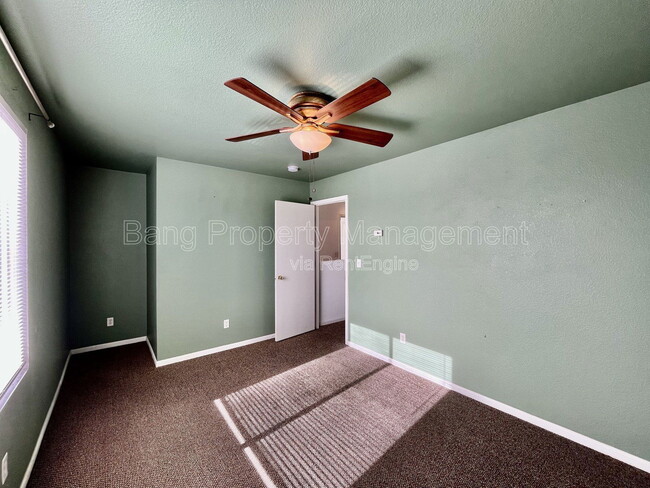 Building Photo - 1217 Bluejay Ave