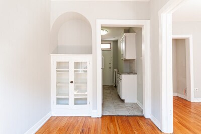 Building Photo - 544 W Surf St