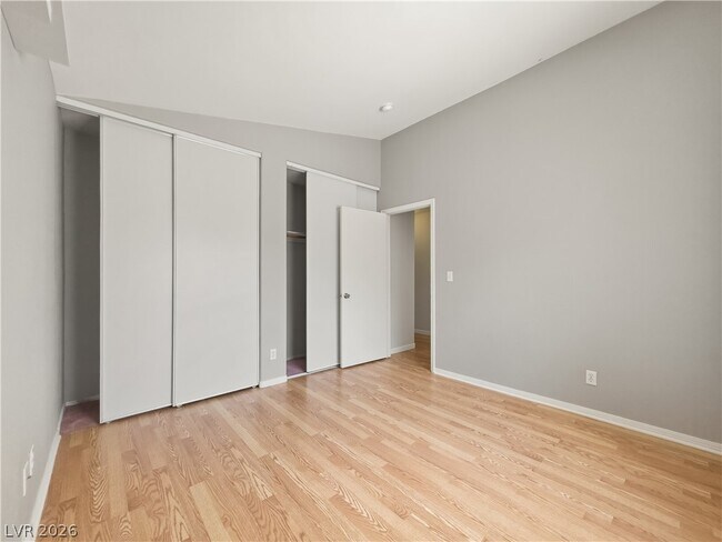 Building Photo - 1037 Blue Lantern Dr