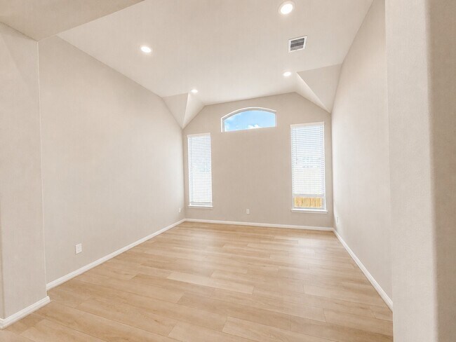 Building Photo - 10507 Bright Cloud Dr