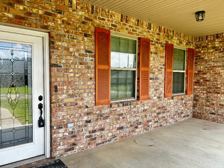 Building Photo - 123 Barbara Dr