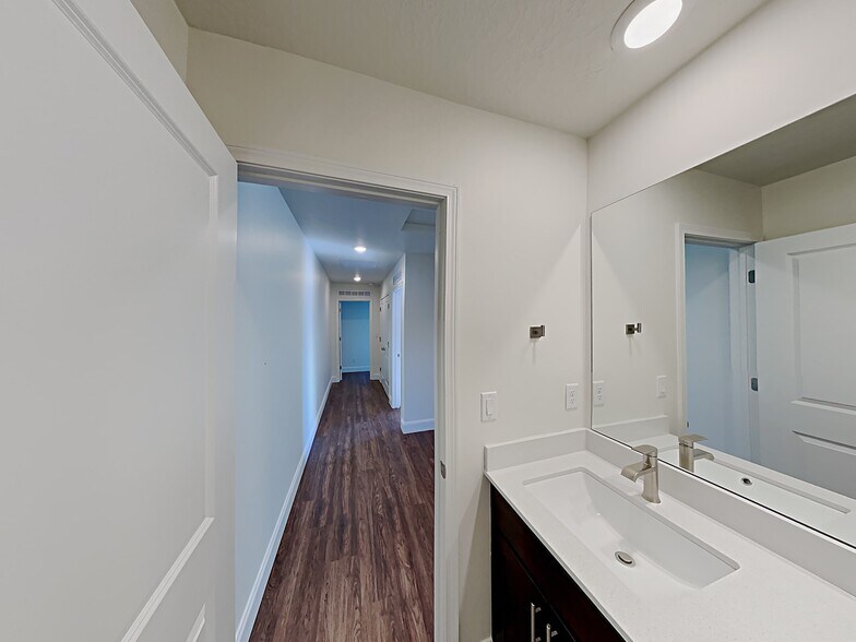 Building Photo - 3371 S 2580 W