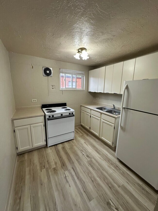 Building Photo - 2607 Poplar Ct