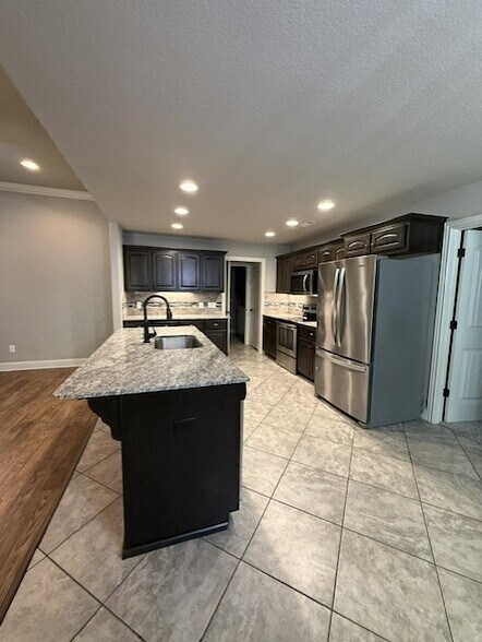 Building Photo - 5 Knighton Dr