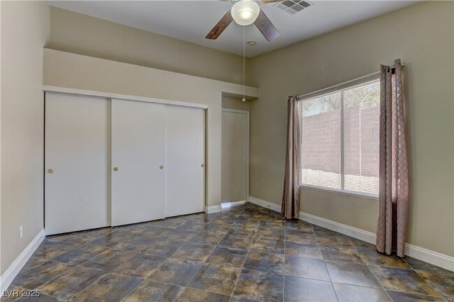 Building Photo - 10530 Lilac Tree Ave