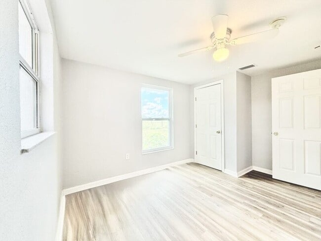 Building Photo - 235 W Northside Dr