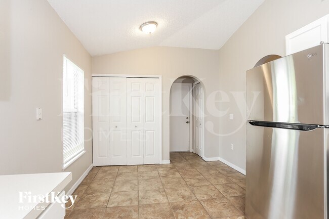 Building Photo - 8113 Misty Meadow Ct N