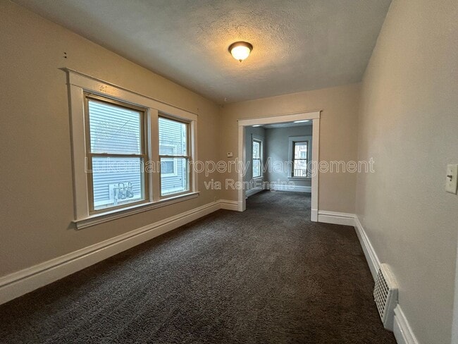 Building Photo - 1832 S Burdick St