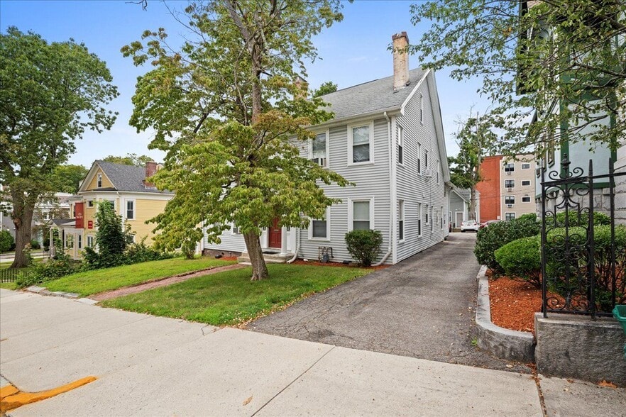 Building Photo - 36 Cedar St