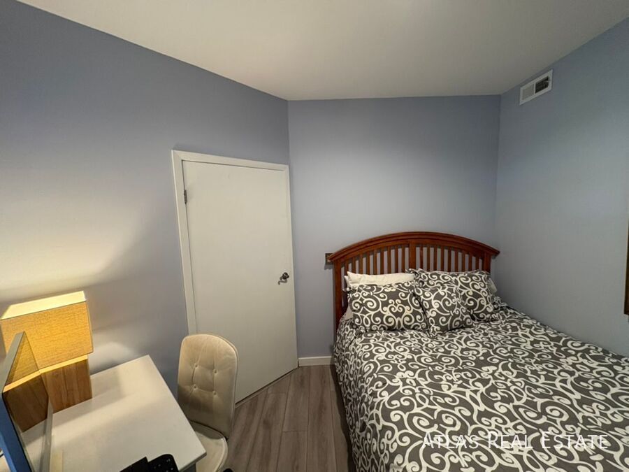 Building Photo - 6001 S Yosemite St