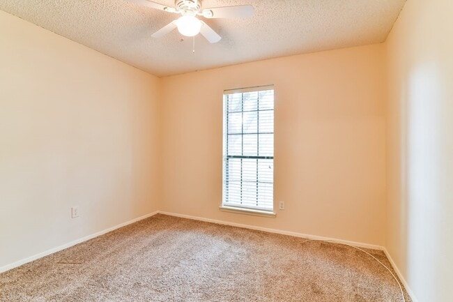 Building Photo - 17411 Glenhew Rd