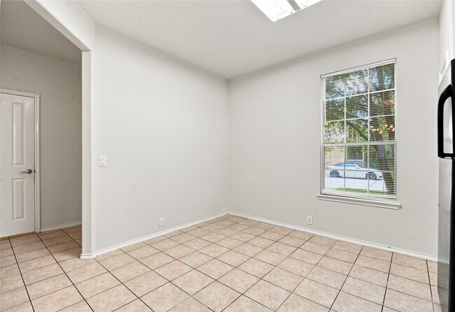 Building Photo - 2214 Prairie Forest Tr