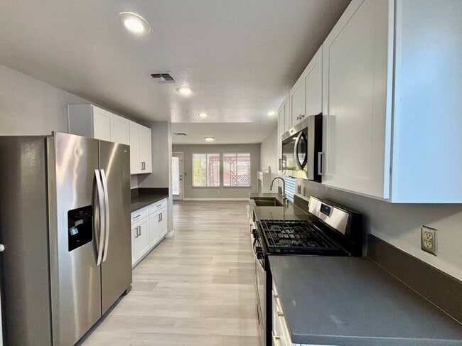 Building Photo - Beautiful 4 bedroom house in Summerlin