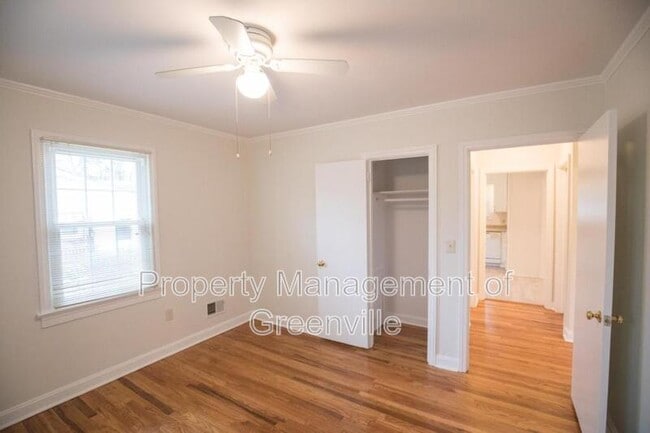 Building Photo - 121 Scarlett St