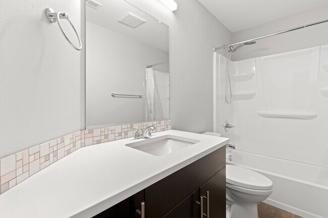 Building Photo - BETHANY 5 bedroom 3 full bath- Beaverton School District- Nike