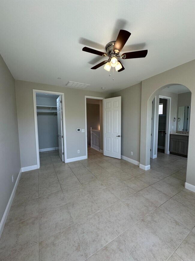 Building Photo - 11664 N Bella Verde Ave