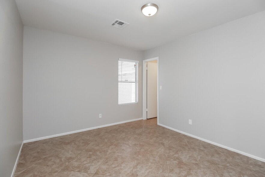 Building Photo - 7211 W Krall St