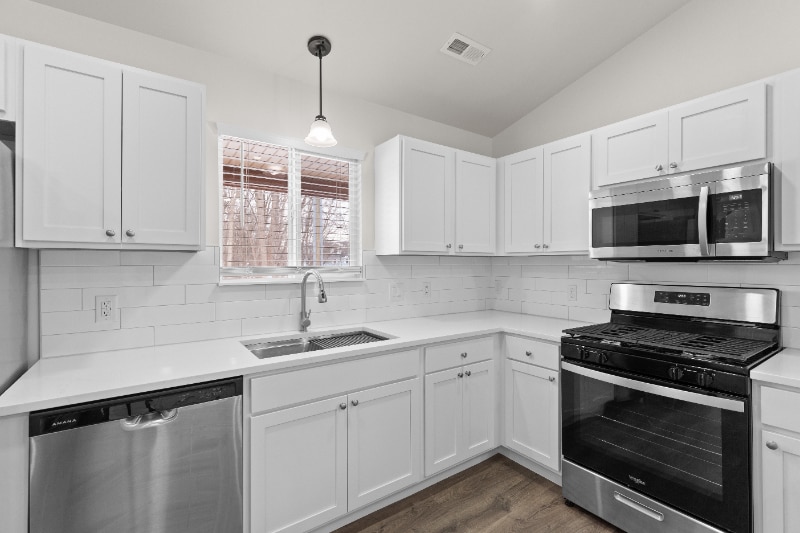 Building Photo - 1956 W Cadmus Rd