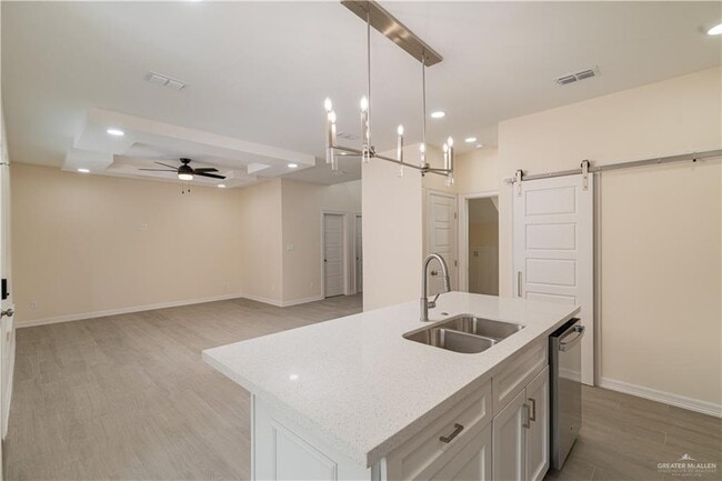 Building Photo - 15 N Crown Point