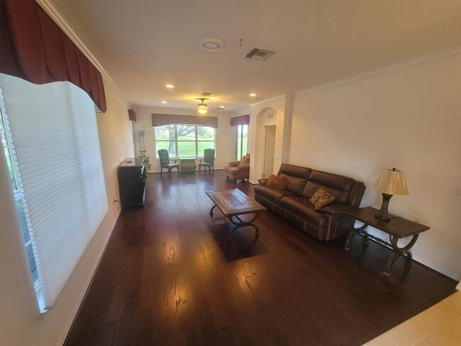 Building Photo - 4665 Whispering Oaks Dr