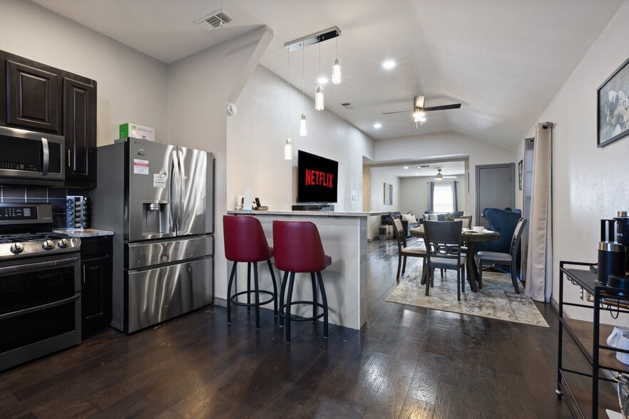 Building Photo - 1047 Eldorado Ave