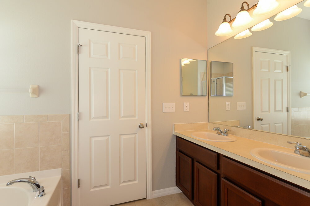 Building Photo - 5723 white Trillium Loop