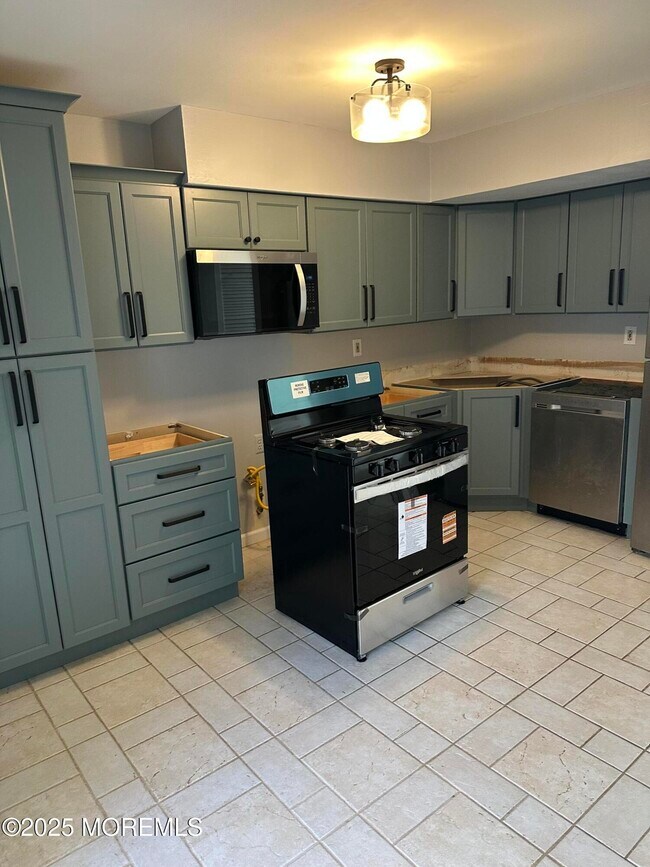 Primary Photo - 105 Creek Rd