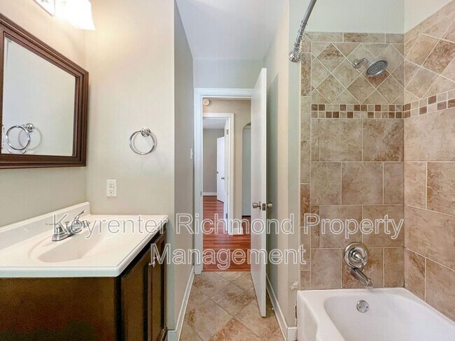 Building Photo - 5509 Swan Dr