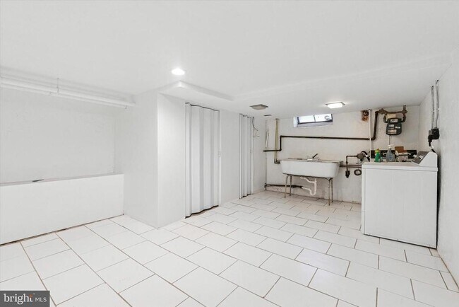 Building Photo - 4489 Livingston St